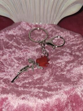 ✨️🌹NWT STUNNING RED ROSE BAG CHARM/ KEY CHAIN #1 MOM/ SILVER RHINESTONES✨️🌹